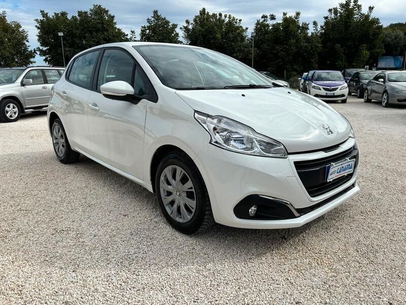 Bianco Usata 2020 Peugeot 208 Due volumi | 10.490 € (Ottimo prezzo) - Immagine 1/4