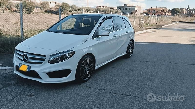 Usata Mercedes B200 Premium 2017 Bianco Monovolume