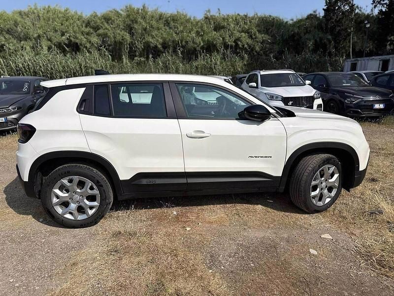 Usata Jeep Avenger Altitude 100 CV (73 kW) 2024 Bianco SUV