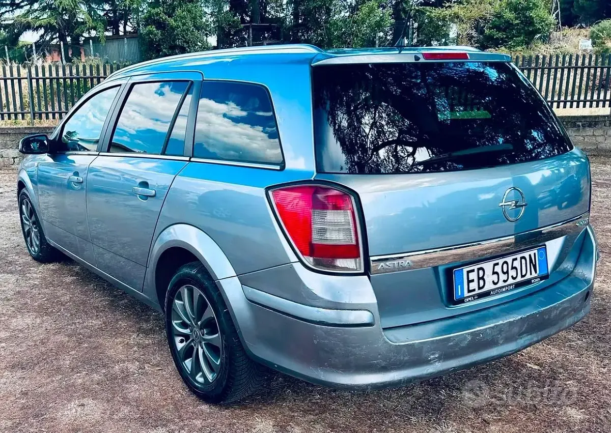 Usata Opel Astra S 110 CV (80 kW) 2010 Grigio Station wagon