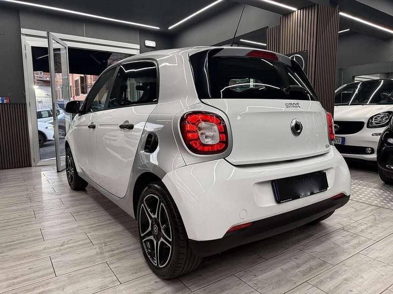 Usata Smart ForFour Passion 71 CV (52 kW) 2017 Bianco Utilitaria