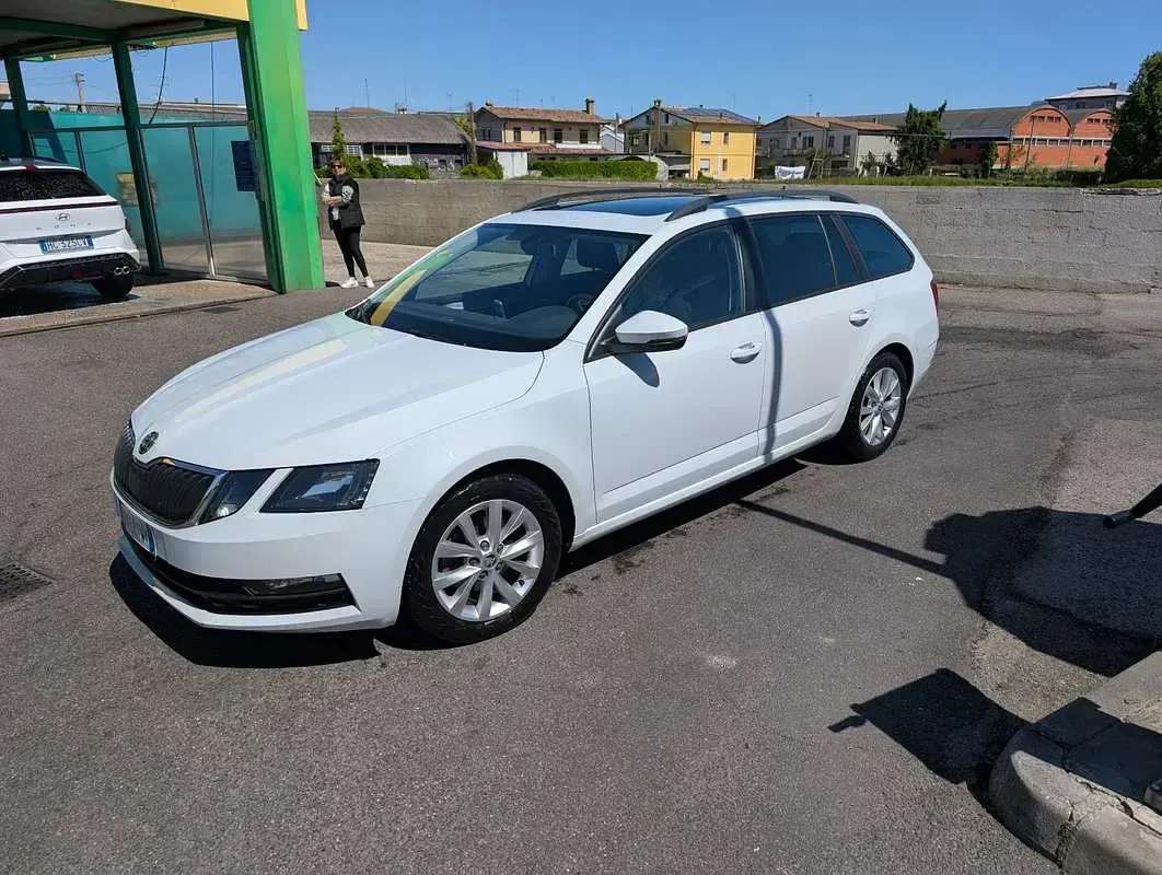 Usata Skoda Octavia Executive 116 CV (85 kW) 2018 Station wagon