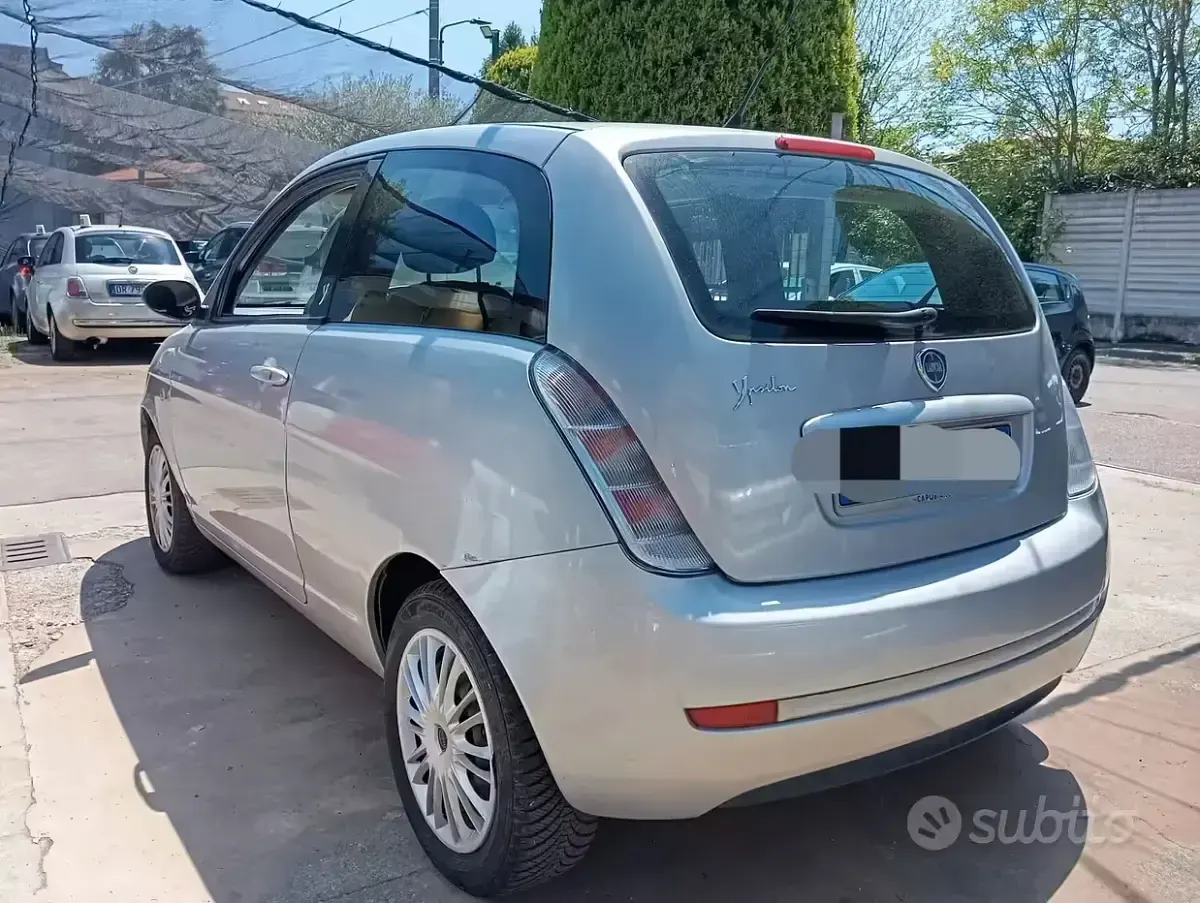 Usata Lancia Ypsilon 60 CV (44 kW) 2009 Grigio Utilitaria