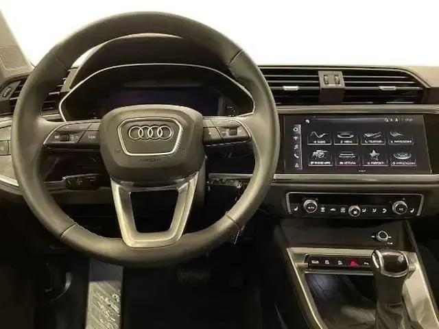 Usata Audi Q3 Sportback Ambiente 150 CV (110 kW) 2025 Grigio SUV