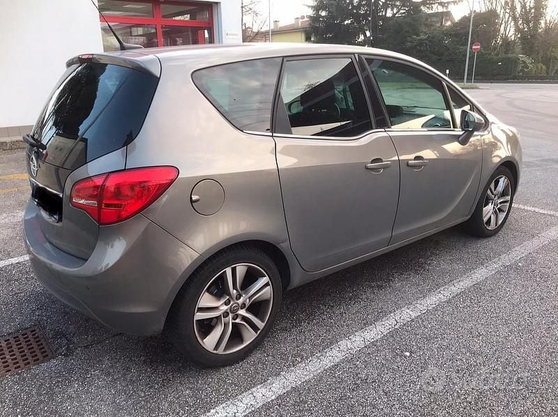 Usata Opel Meriva Cosmo 120 CV (88 kW) 2015 Grigio Monovolume