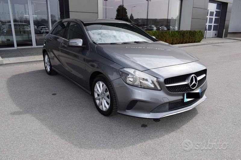 Usata Mercedes A160 102 CV (75 kW) 2016 Grigio Berlina