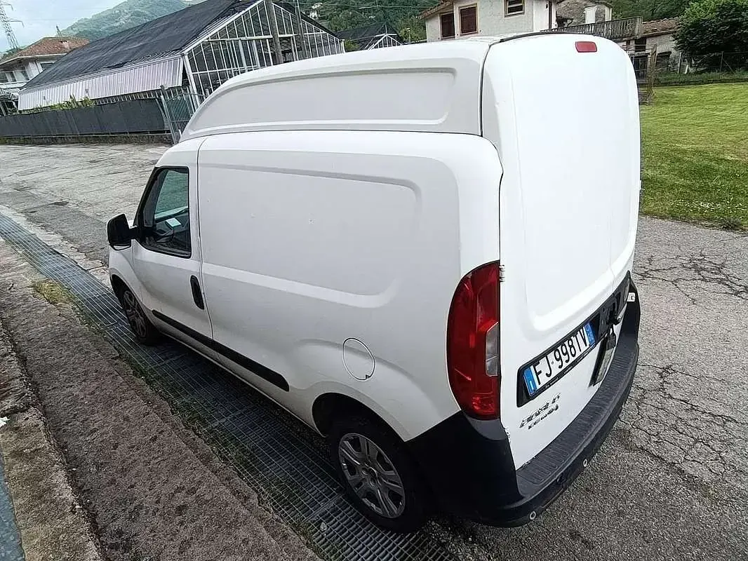Usata Fiat Doblò Active 105 CV (77 kW) 2017 Bianco Monovolume