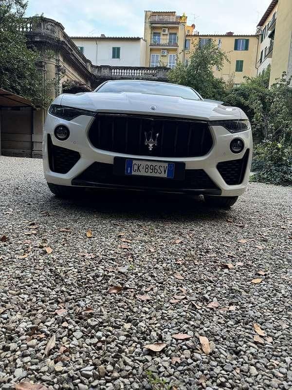 Usata Maserati Levante GT 152 CV (111 kW) 2022 Bianco SUV