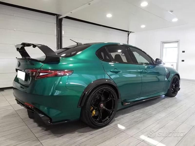 Usata Alfa Romeo Giulia 540 CV (397 kW) 2021 Verde Berlina