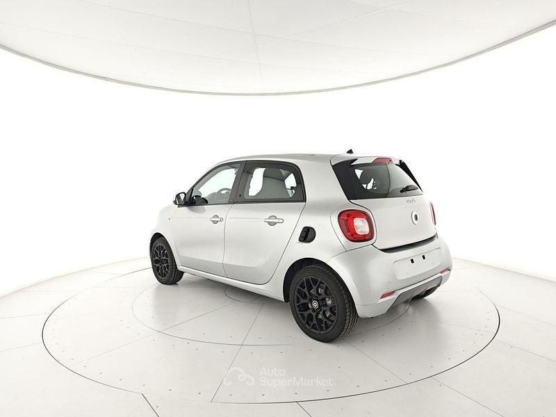 Usata Smart ForFour Superpassion 71 CV (52 kW) 2019 Argento Utilitaria