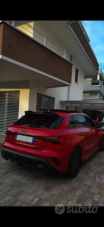 Usata Audi RS3 Sportback Comfort 400 CV (294 kW) 2025 Rosso Utilitaria
