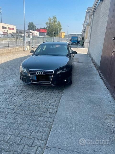 Nero Usata 2010 Audi A4 Station wagon | 5500 € - Immagine 1/4