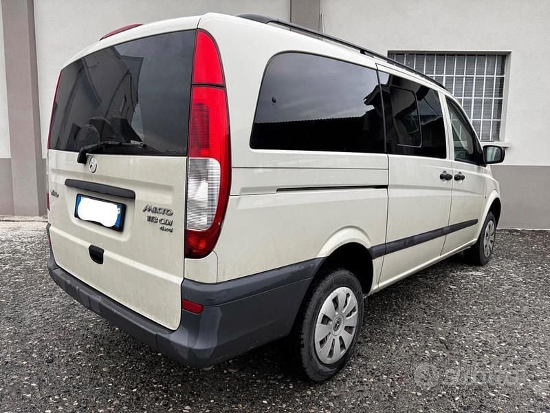 Usata Mercedes Vito 135 CV (99 kW) 2012 Giallo Furgone