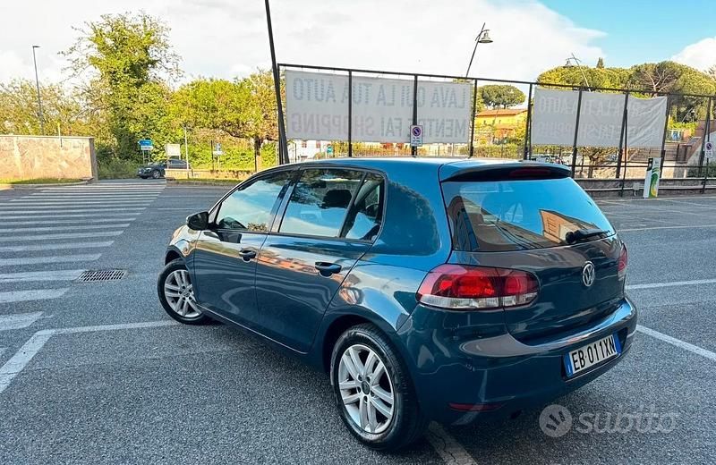Usata VW Golf VI 105 CV (77 kW) 2010 Blu Utilitaria
