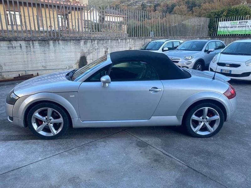 Usata Audi TT Roadster 225 CV (165 kW) 2000 Argento Cabrio