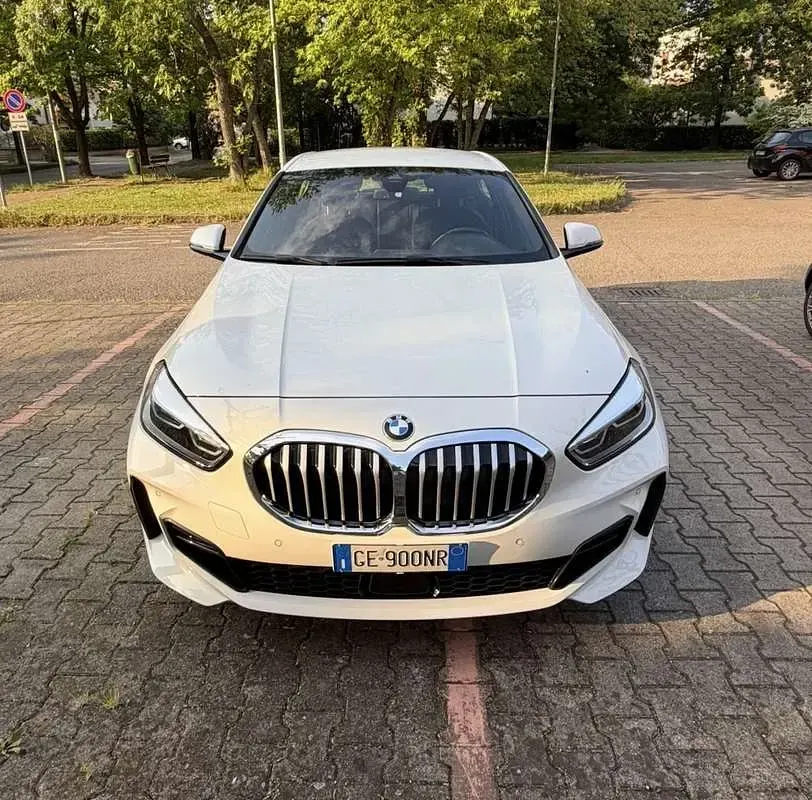 Usado BMW 116 M Sport 109 HP (80 kW) 2021 Citadino