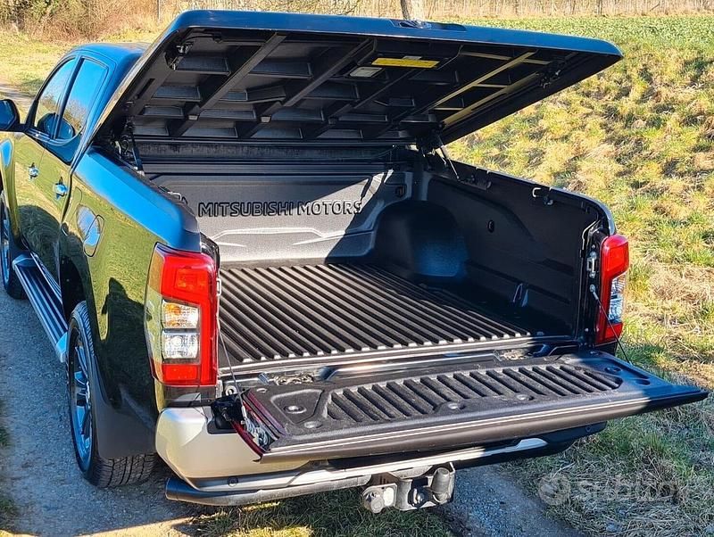 Usata Mitsubishi L200 Select 150 CV (110 kW) 2019 Grigio Pick-up