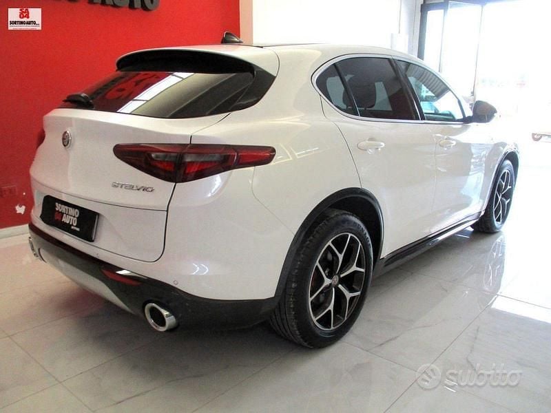 Usata Alfa Romeo Stelvio Ti 190 CV (139 kW) 2021 Bianco SUV
