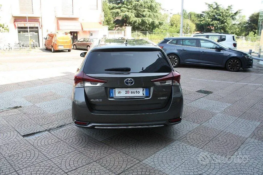 Usata Toyota Auris Touring Sports Lounge 99 CV (72 kW) 2017 Bronzo Station wagon