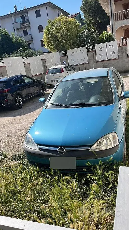 Usata Opel Corsa 75 CV (55 kW) 2001 Bluazzurro Utilitaria
