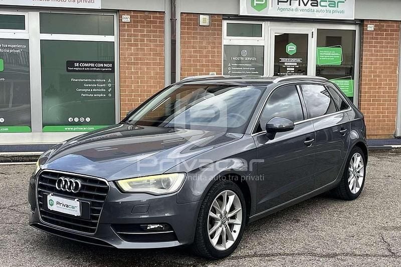 Grigio Usata 2013 Audi A3 Sportback Ambition Due volumi | 10.500 € (Ottimo prezzo) - Immagine 1/4