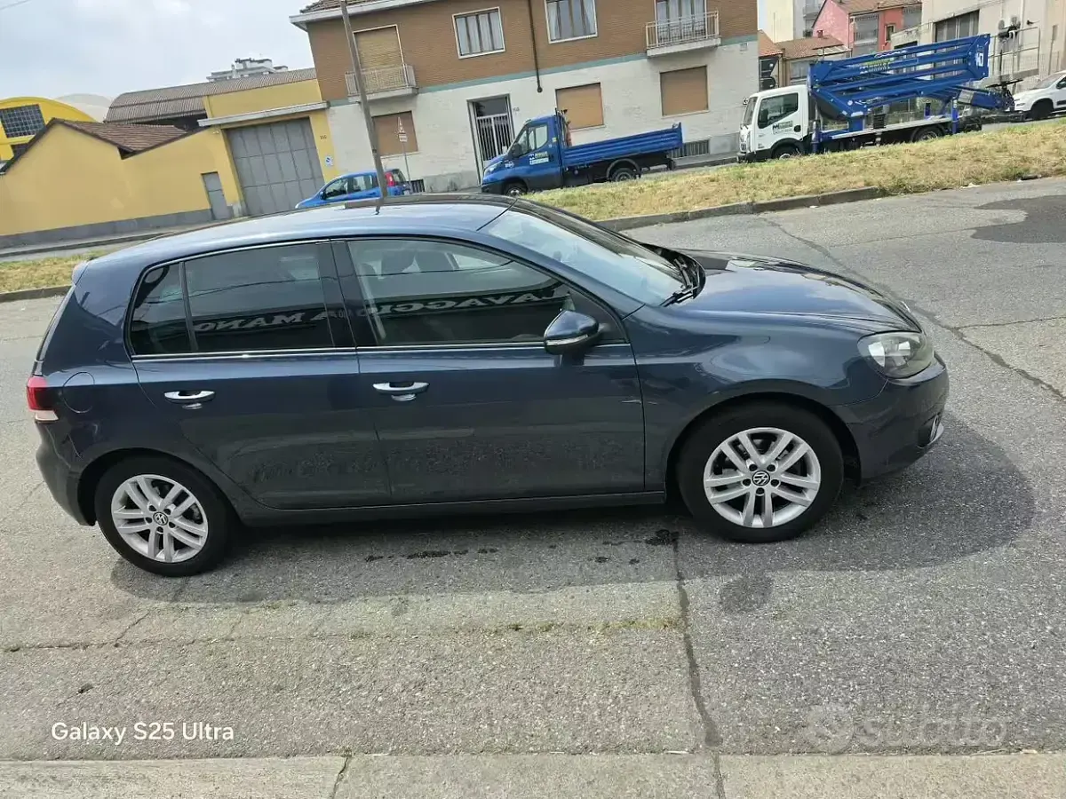 Usata VW Golf VI 105 CV (77 kW) 2010 Bluazzurro Utilitaria