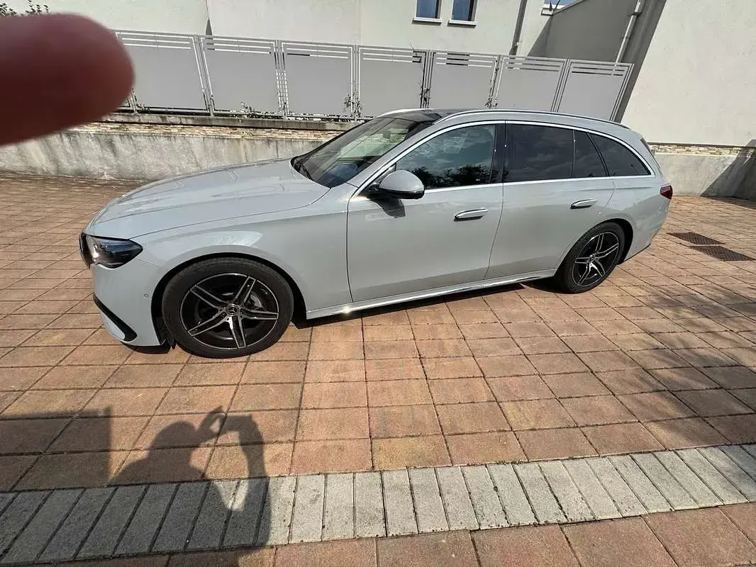 Usata Mercedes E220 Advanced Plus 197 CV (144 kW) 2024 Grigio Station wagon