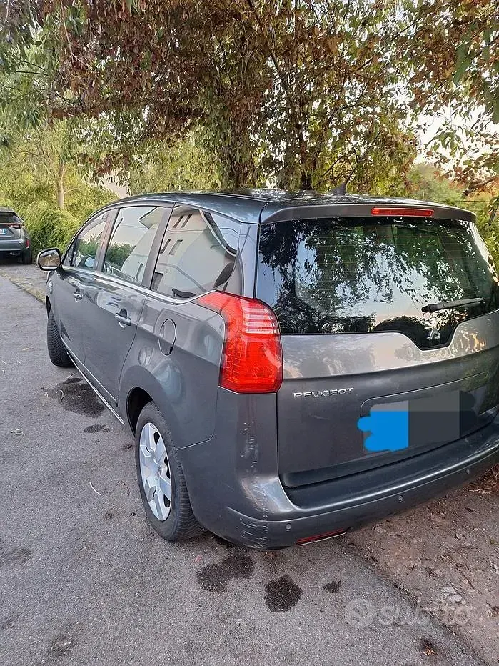 Usata Peugeot 5008 150 CV (110 kW) 2011 Grigio Monovolume