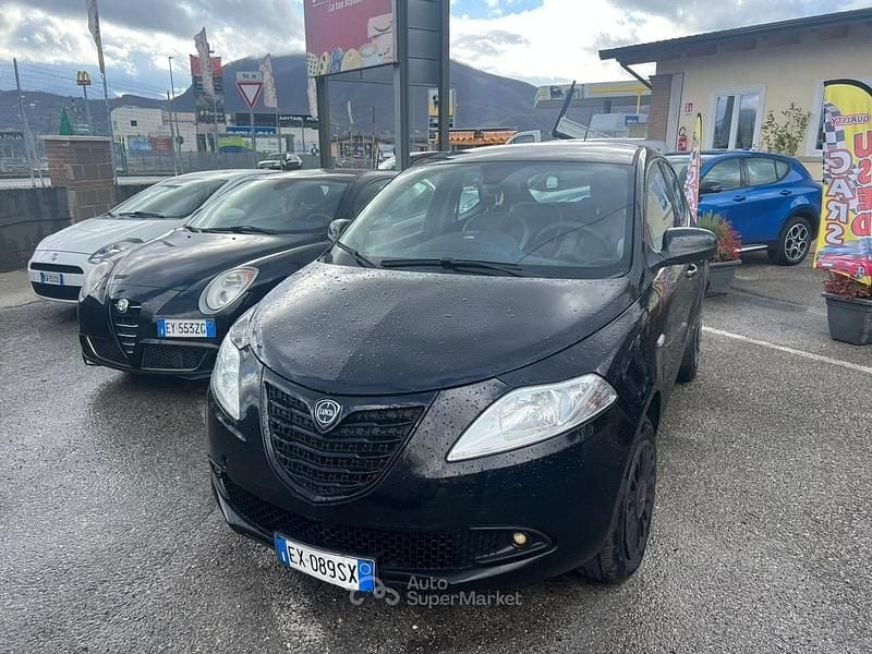 Usata Lancia Ypsilon 84 CV (61 kW) 2014 Nero Utilitaria