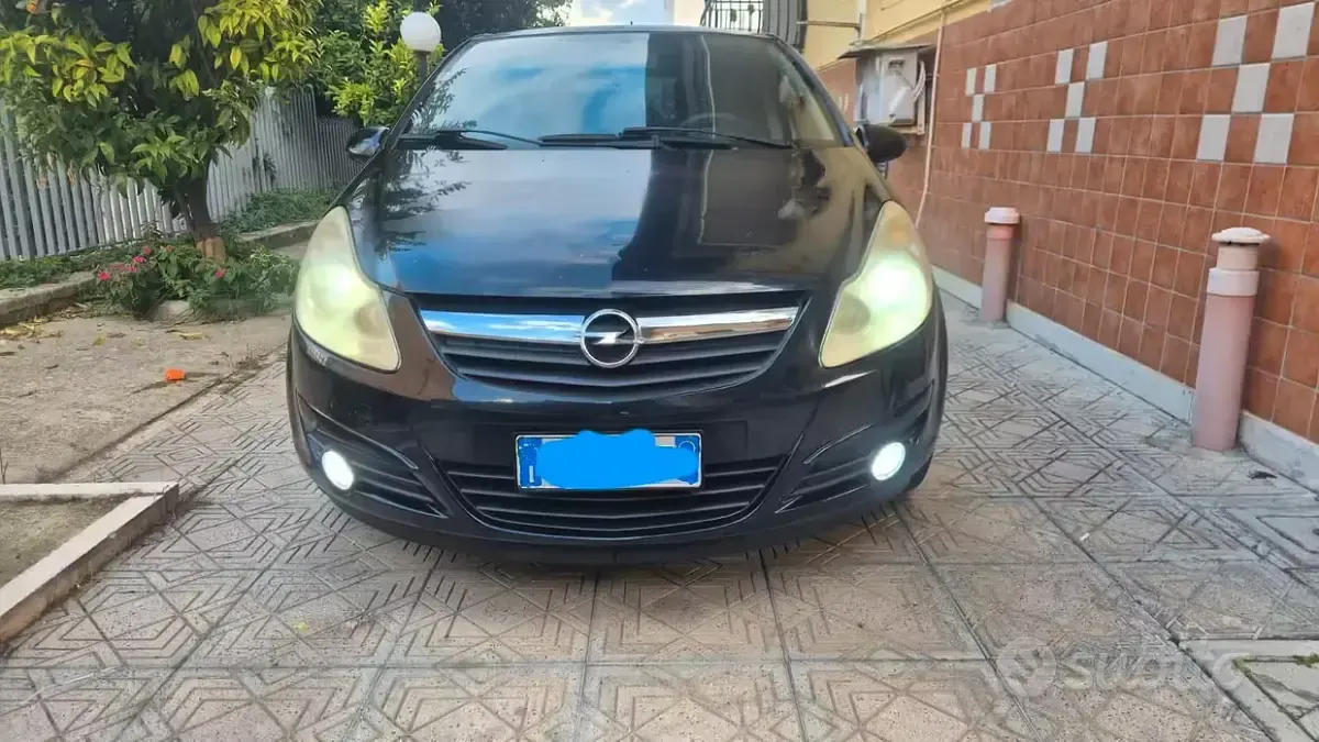 Usata Opel Corsa 80 CV (58 kW) 2009 Nero Utilitaria