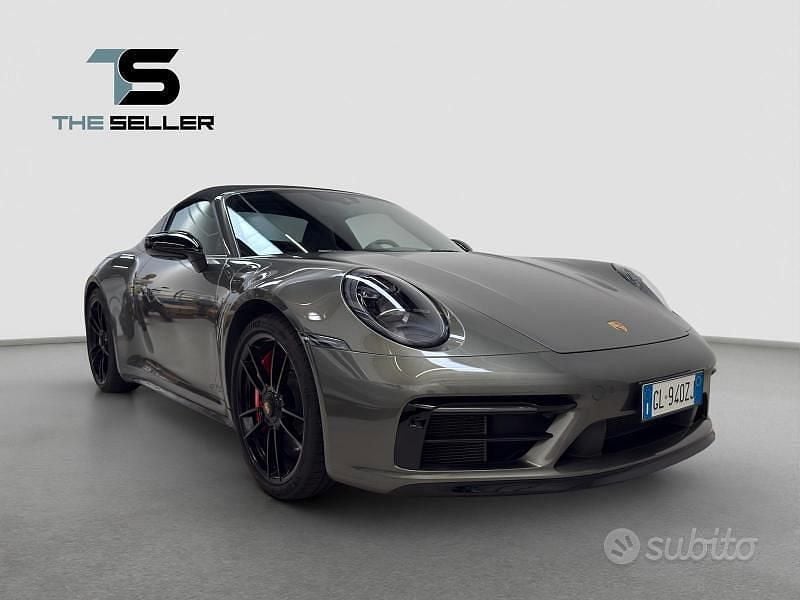 Usata Porsche 911 480 CV (353 kW) 2022 Verde Cabrio