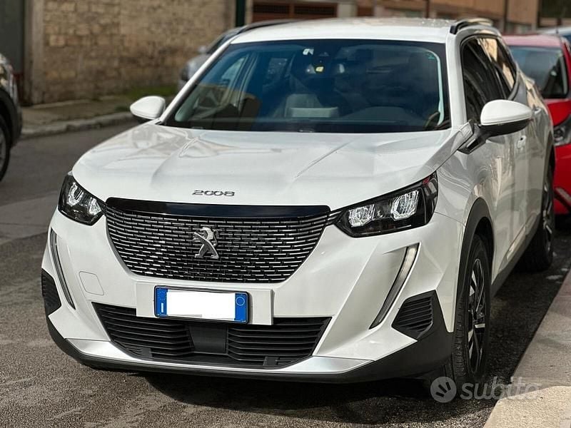 Usata Peugeot 2008 Allure 130 CV (95 kW) 2021 Bianco SUV