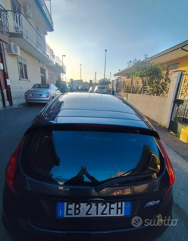 Usata Ford Fiesta 2010 Blu Utilitaria