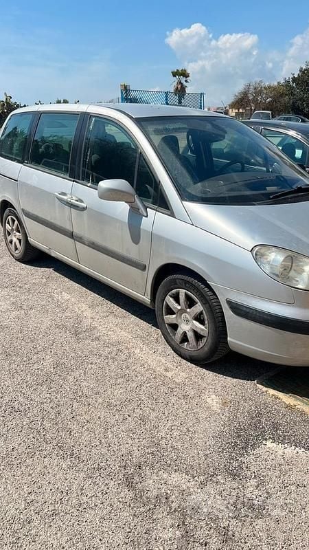 Usata Peugeot 807 136 CV (100 kW) 2008 Grigio Monovolume