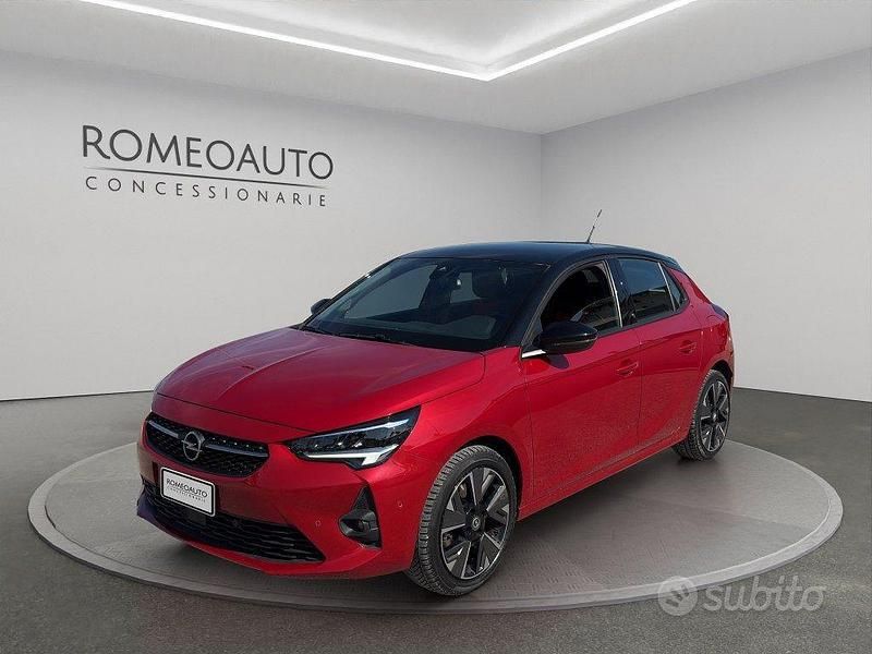 Usata Opel Corsa-e GS Line 56 kW (77 CV) 2021 Rosso pastello Utilitaria
