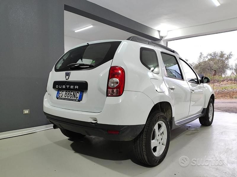 Usata Dacia Duster Lauréate 110 CV (80 kW) 2013 Bianco SUV