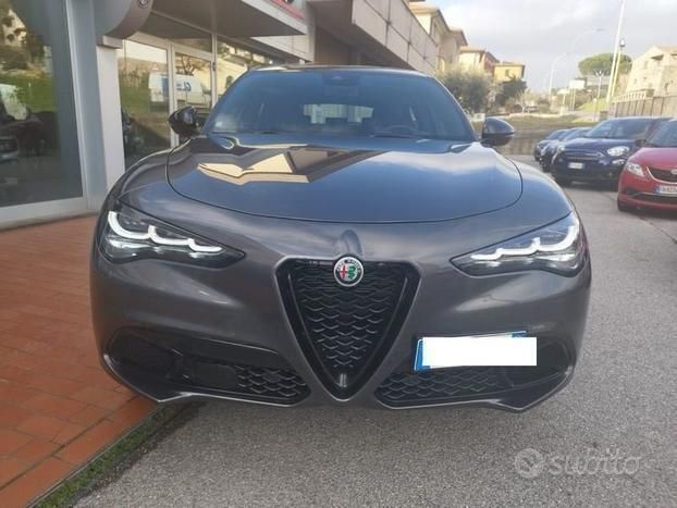 Usata Alfa Romeo Stelvio Veloce 210 CV (154 kW) 2023 Grigio scuro SUV