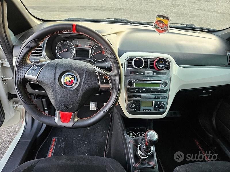 Usata Abarth Grande Punto 155 CV (114 kW) 2009 Bianco Utilitaria