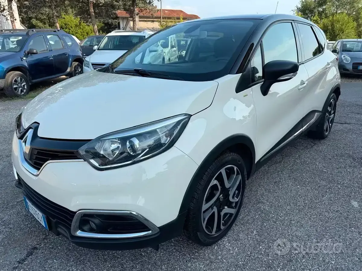 Usata Renault Captur 90 CV (66 kW) 2015 Beige SUV