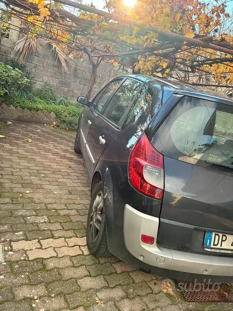 Usata Renault Scenic E-Tech 106 CV (77 kW) 2008 Nero Monovolume