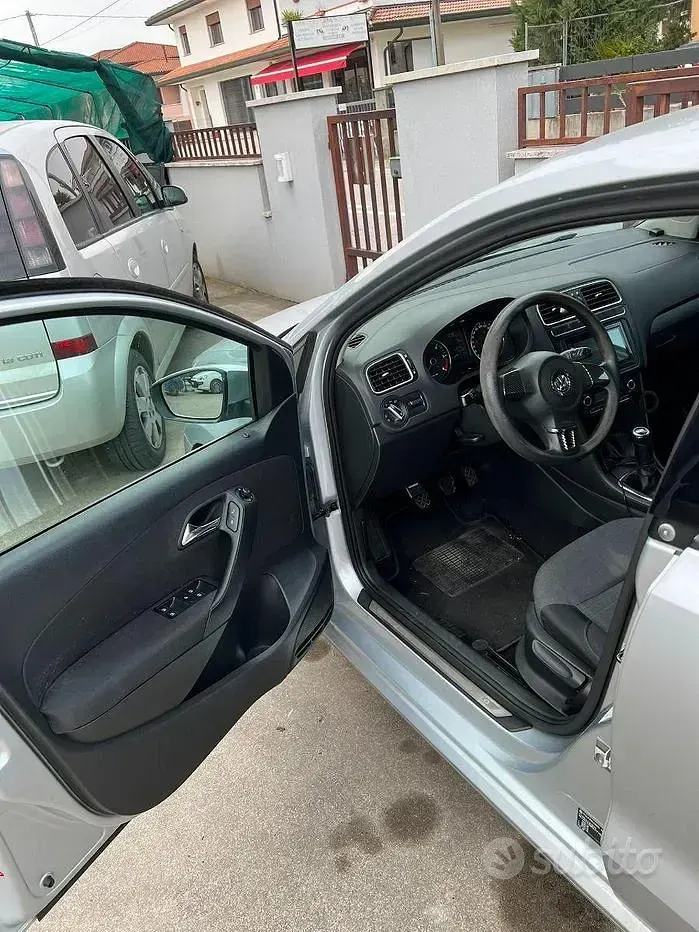 Usata VW Polo 75 CV (55 kW) 2009 Grigio Utilitaria