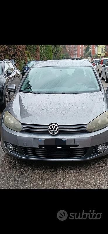 Grigio Usata 2010 VW Golf VI Utilitaria | 3000 € - Immagine 1/4