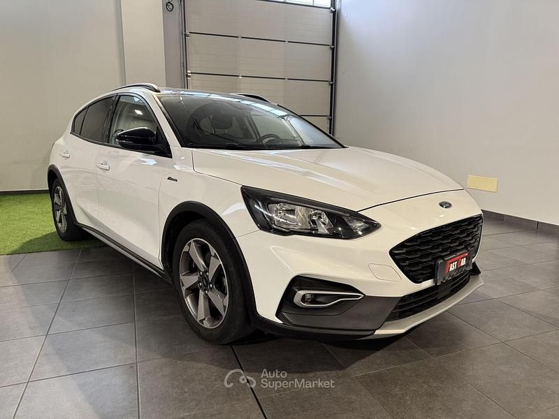 Usata Ford Focus Active 125 CV (91 kW) 2020 Bianco Berlina