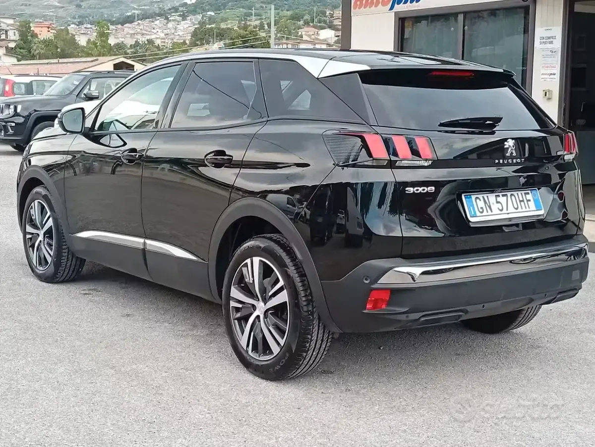 Usata Peugeot 3008 Active 131 CV (96 kW) 2023 Nero SUV