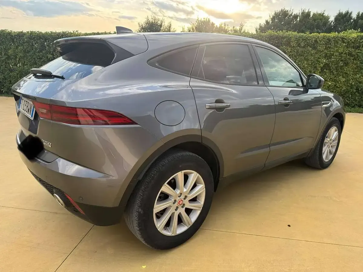 Usata Jaguar E-Pace SE 150 CV (110 kW) 2019 Grigio SUV