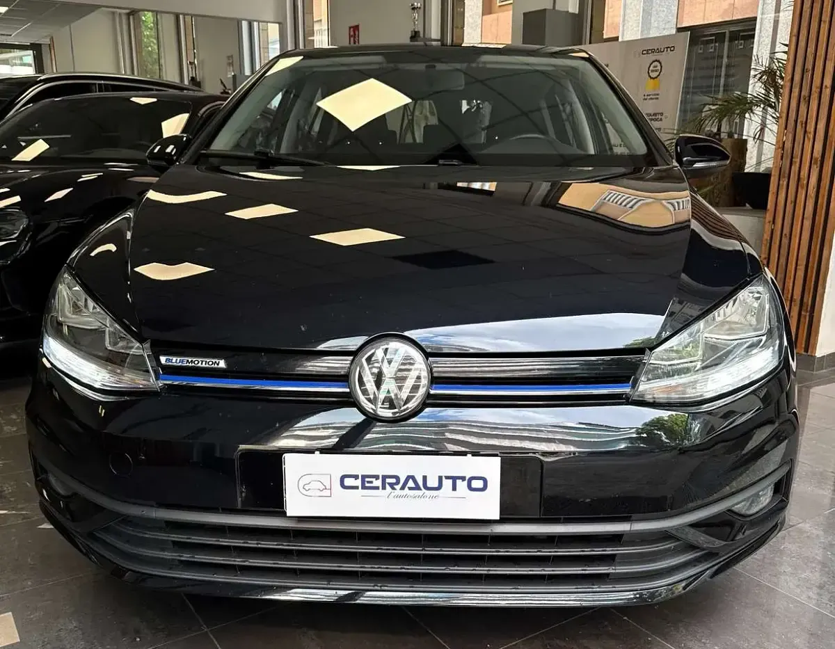 Usata VW Golf VII Executive 110 CV (80 kW) 2018 Schwarz black Berlina