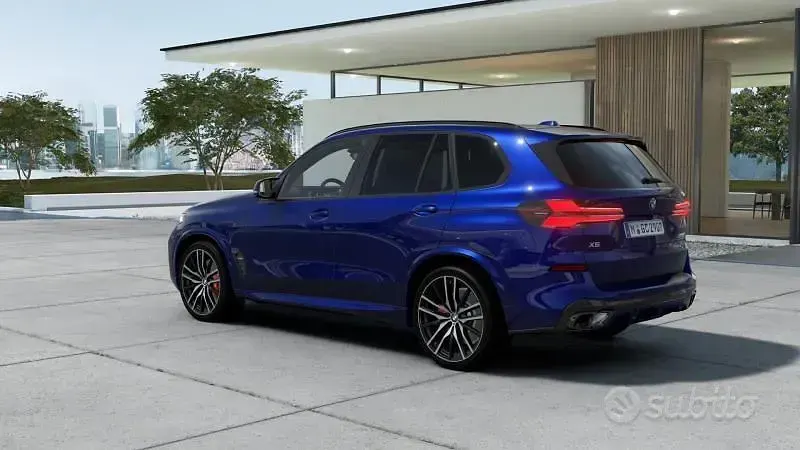 Nuova BMW X5 M M Sport 530 CV (389 kW) 2026 Bluazzurro SUV