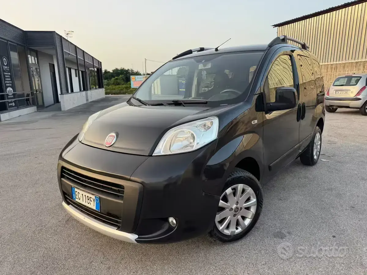 Usata Fiat Qubo Trekking 95 CV (69 kW) 2011 Nero Monovolume