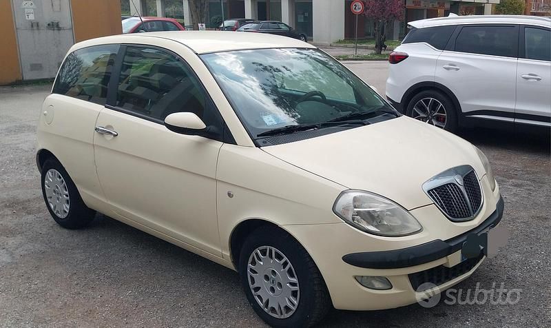 Usata Lancia Ypsilon 70 CV (51 kW) 2004 Utilitaria