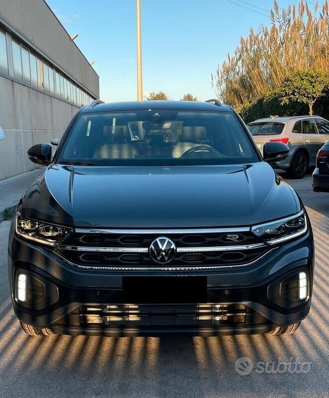Usata 2023 VW T-Roc R-line SUV | 27.550 € (Buon prezzo) - Immagine 1/4